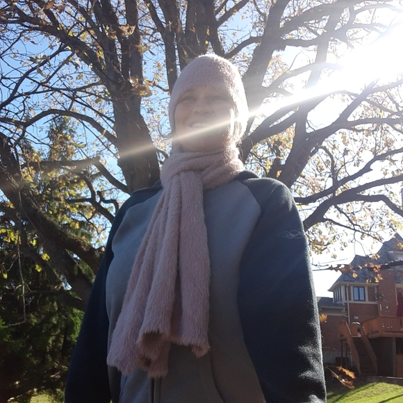 NWOT Charlie Paige Blush Pink SOFT Scarf & Hat - Picture 2 of 8